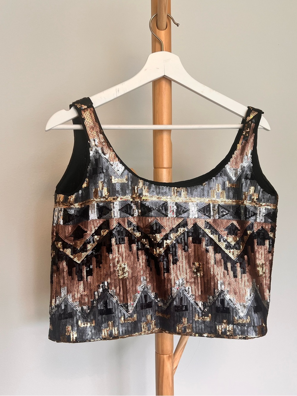 Designers collab. Sequin Geo-Print Scoop Neck Crop Tank - Gold black brown